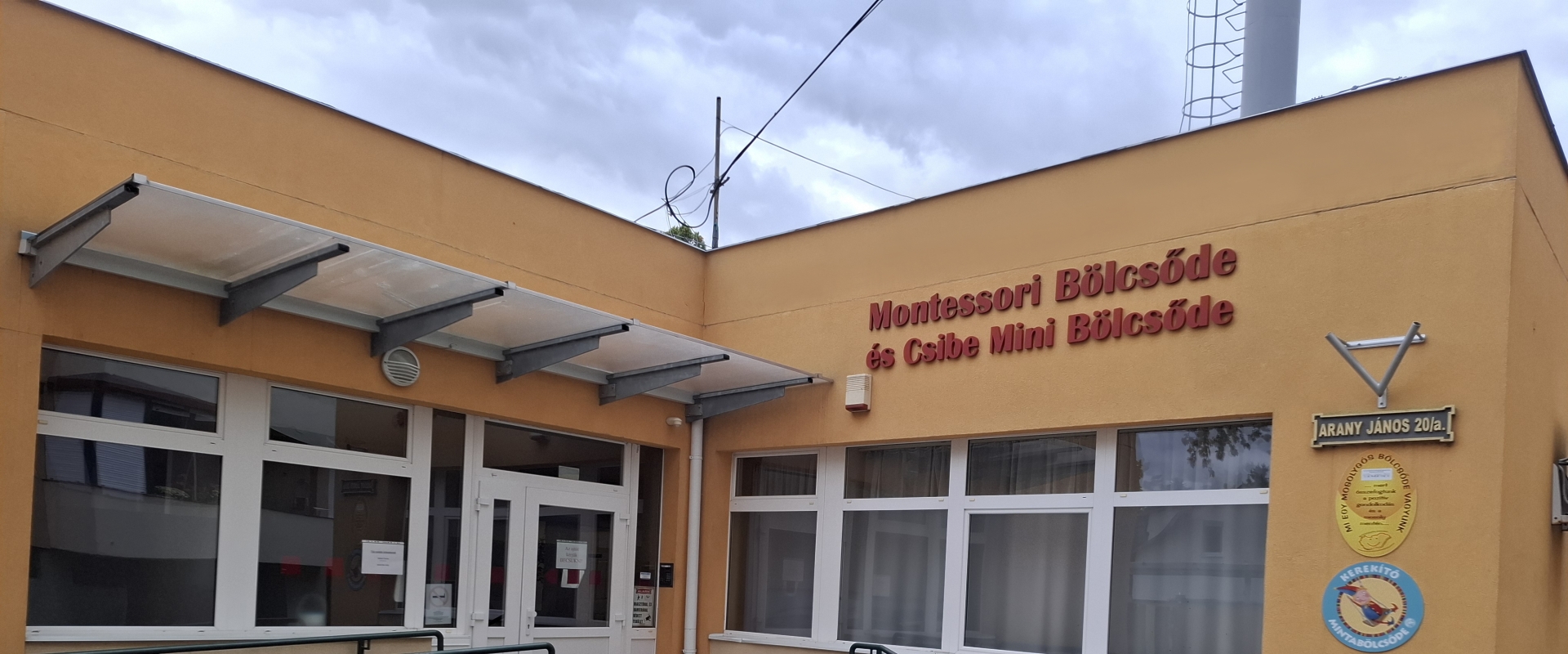 Slide: Montessori Bölcsőde és Csibe Mini Bölcsőde